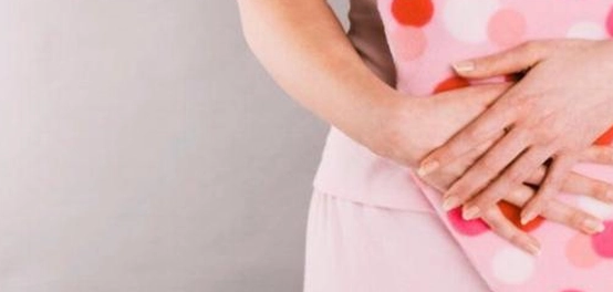 تأخر الدورة الشهرية مع وجود آلام