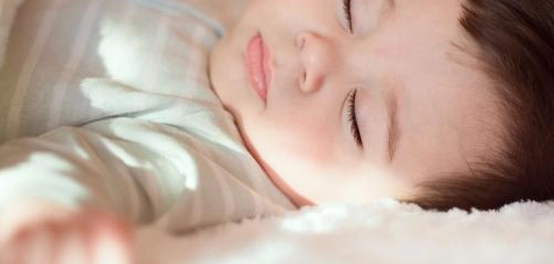أحلام الرضع: هل يحلمون؟ وماذا قد يكونون يحلمون به؟