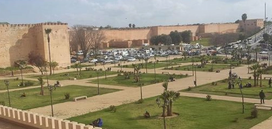 اكتشاف مكناس: مدينة المغربية الغنية بالثقافة والتاريخ