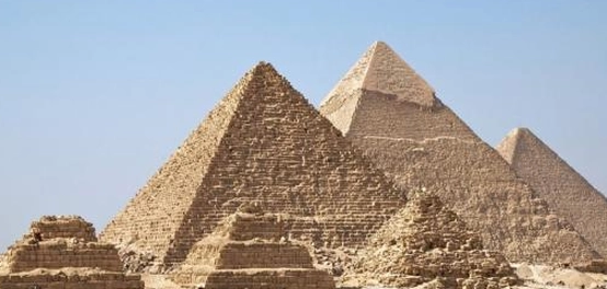 العوامل التي أدت إلى نهضة الحضارة المصرية القديمة
