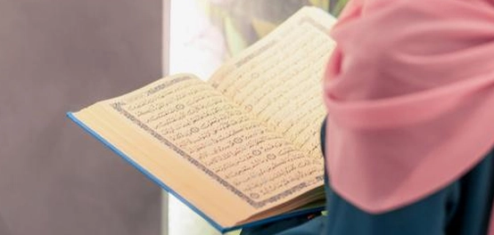 أحكام الميم الساكنة في سورة الملك