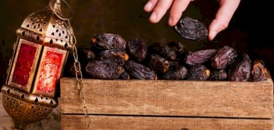 أحاديث نبوية عن فضل تفطير الصائم