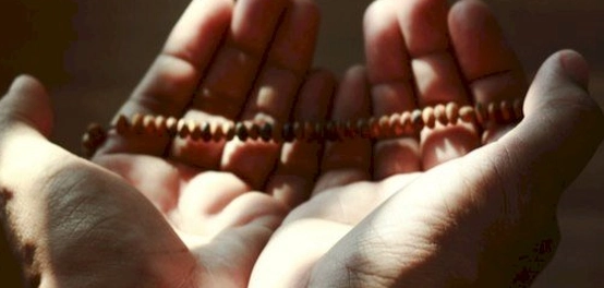 أذكار المسلم: دليل شامل للأذكار اليومية