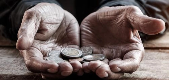 أسباب ظاهرة التسول وآثارها السلبية