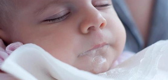 أسباب القيء عند الأطفال: دليل شامل