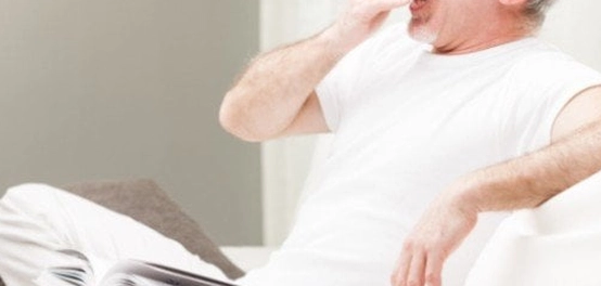 التثاؤب أثناء قراءة القرآن الكريم: الأسباب والعلاج