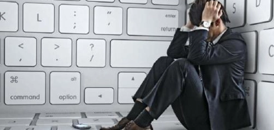 فخاخ الإنترنت: الأسباب، الأعراض، والعلاج