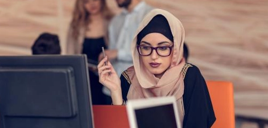 تمكين المرأة: رحلة نحو الحرية والمساواة