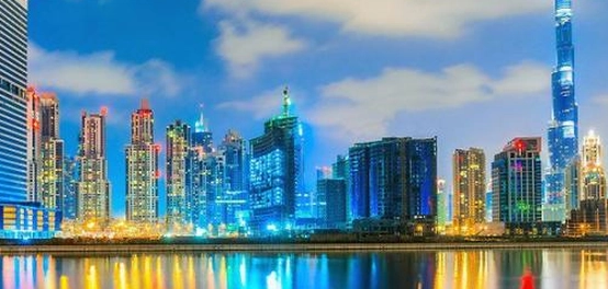 سحر دبي: رحلة عبر التاريخ والمعاصرة