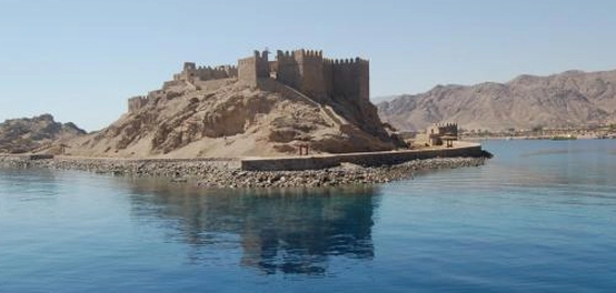 كنز جريشة: جزيرة أسرار على ساحل الإسكندرية