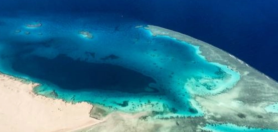 كنوز البحر الأحمر: جزر ساحرة وجمال خلاب