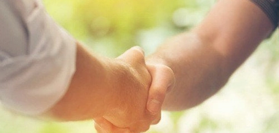 نعيم الصدق: ثماره في الدنيا والآخرة