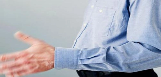 رعشة اليدين: الأسباب، العلاج، والوقاية