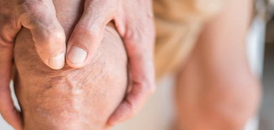 أسباب ضمور العضلات: دليل شامل