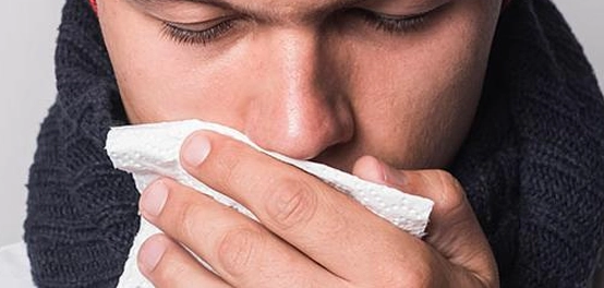 أسباب خروج الدم مع البلغم من الفم