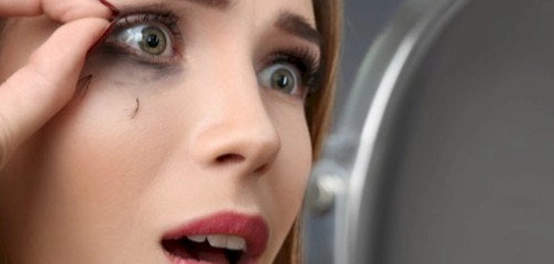 أسباب تساقط الرموش وكيفية علاجها