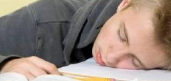 أسباب النعاس المفاجئ وعلاماته
