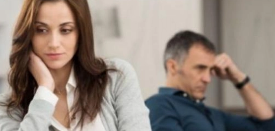 فهم أسباب الغيرة النسائية وطرق علاجها