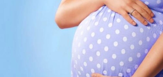 الخط البني أسفل البطن: أسبابه وطرق الحد منه