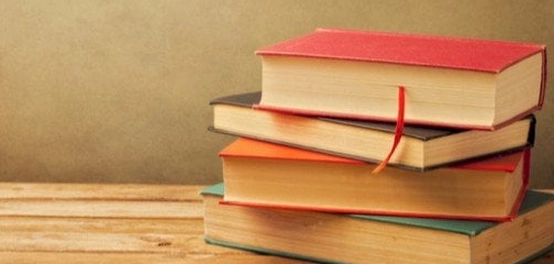 أعمال الروائي الأردني أيمن العتوم: رحلة عبر أقلامه