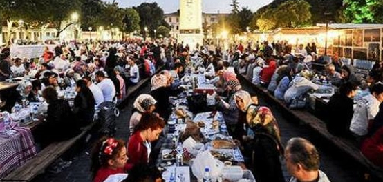 رمضان حول العالم: تقاليد وأجواء متنوعة