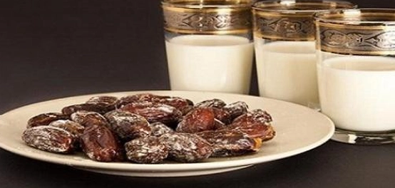 نظام التمر واللبن في رمضان: فوائد وعيوب