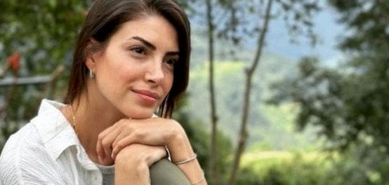 نبذة عن الفنانة التركية دينيز بايسال