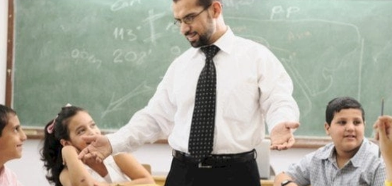 صقل شخصية الطالب: دور المعلم المحوري