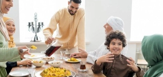 المرأة: ركيزة الأسرة وعماد المجتمع