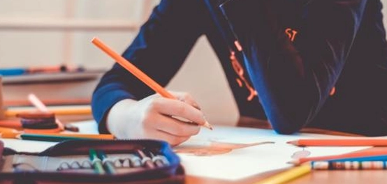 إدارة المدرسة ودورها في تطبيق المناهج الدراسية