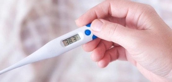 أساليب فعالة لإنزال الحرارة عند البالغين