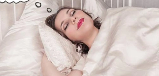 كثرة الأحلام: الأسباب والعلاج