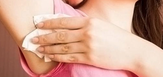 أسباب انعدام التعرق: دليل شامل