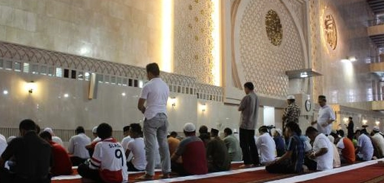 عوائق الاستيقاظ لصلاة الفجر وأسباب التغلب عليها
