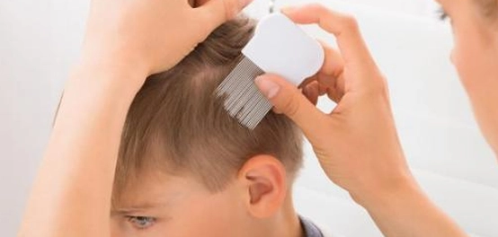 مشاكل نمو الشعر لدى الأطفال: الأسباب والعلاج والوقاية
