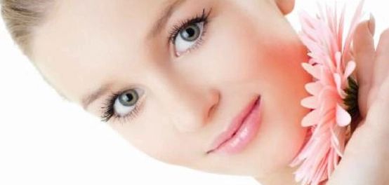 طرق طبيعية لامتلاء الخدود