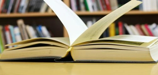 كنوز الأدب العربي: رحلة عبر أبرز الكتب