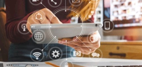 عوالم الاتصال الرقمي: وسائل التواصل الإلكتروني المتنوعة