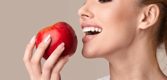 أطعمة صحية لعناية مثالية باللثة