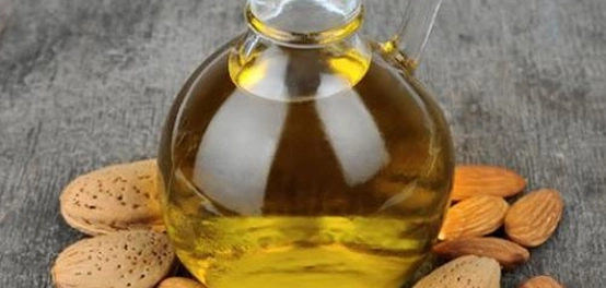 فوائد وأضرار زيت اللوز الحلو