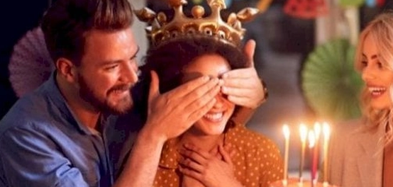 أفكار مميزة لإسعاد خطيبتك في عيد ميلادها