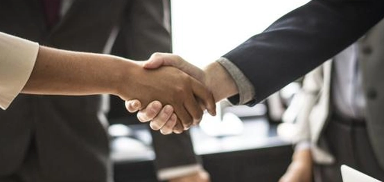 استراتيجيات فعّالة لجذب العملاء