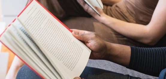 إثراء حب القراءة لدى الطلاب: طرق مبتكرة وفعالة
