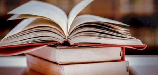 أعمال الدكتور خالد أبو شادي الأدبية: رحلة بين الإيمان والواقع