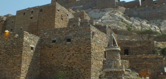 كنوز جنوب السعودية: رحلة عبر أجمل المواقع