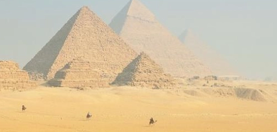 كنوز القاهرة: دليل سياحي لأبرز معالمها