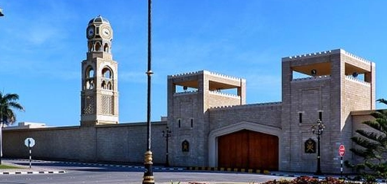 كنوز صلالة السياحية: رحلة إلى أجمل معالمها