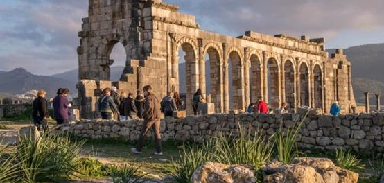 كنوز المغرب السياحية: رحلة عبر أجمل المدن والآثار