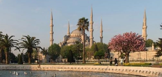 كنوز اسطنبول: دليل سياحي لمعالمها البديعة