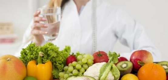 أطعمة تؤثر على ضغط الدم: دليل شامل